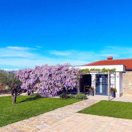 Casa Miranda - Family Comfort In A Quiet Area, Near The Sea, With Bbq And Free Parking Згорнье-Шкофье Экстерьер фото