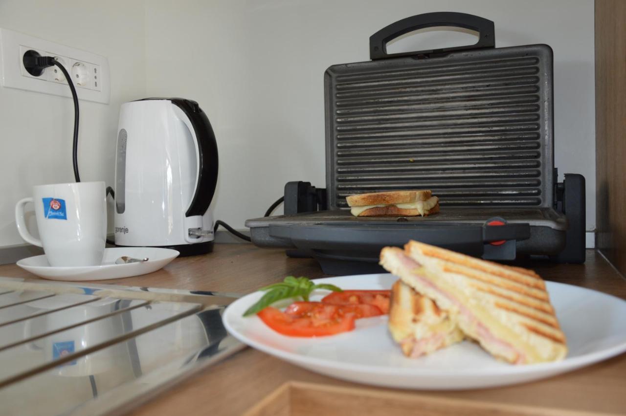 Casa Miranda - Family Comfort In A Quiet Area, Near The Sea, With Bbq And Free Parking Згорнье-Шкофье Экстерьер фото
