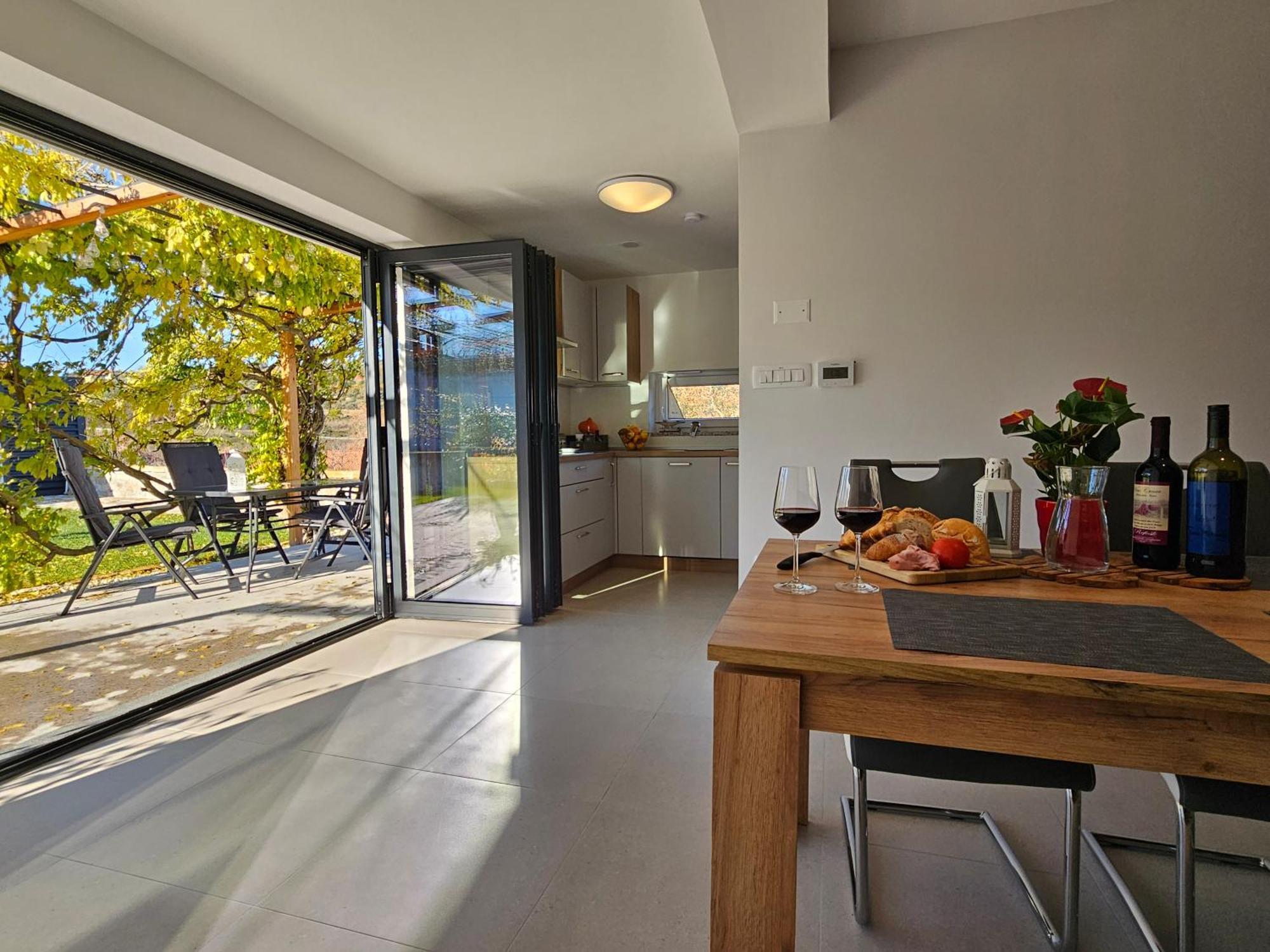 Casa Miranda - Family Comfort In A Quiet Area, Near The Sea, With Bbq And Free Parking Згорнье-Шкофье Экстерьер фото