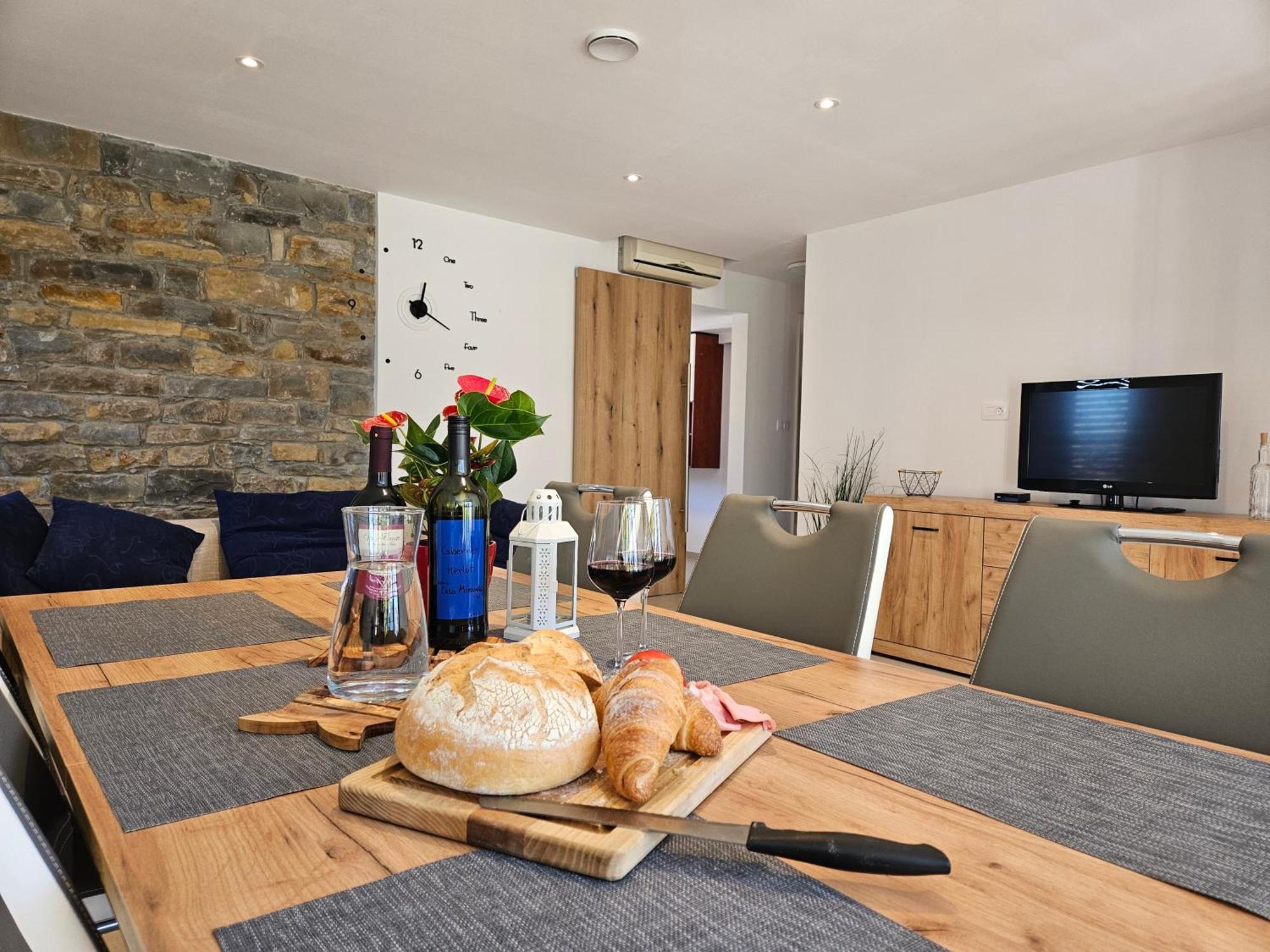Casa Miranda - Family Comfort In A Quiet Area, Near The Sea, With Bbq And Free Parking Згорнье-Шкофье Экстерьер фото