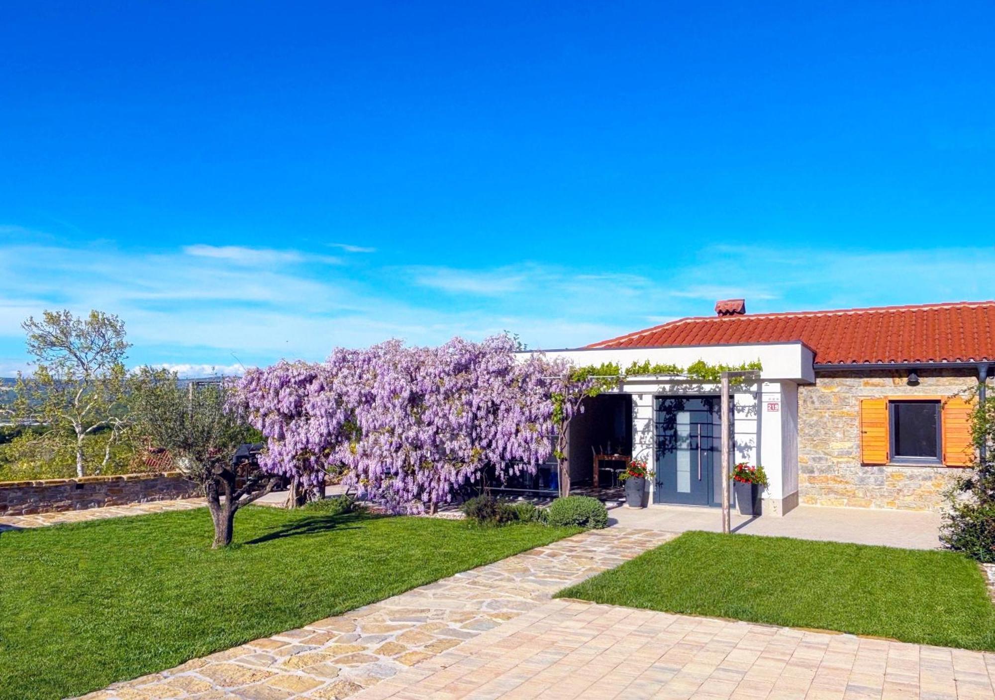 Casa Miranda - Family Comfort In A Quiet Area, Near The Sea, With Bbq And Free Parking Згорнье-Шкофье Экстерьер фото